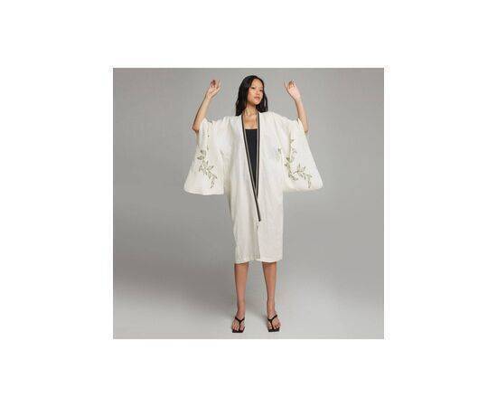 Women's Kimono with Floral Pattern on Sleeves