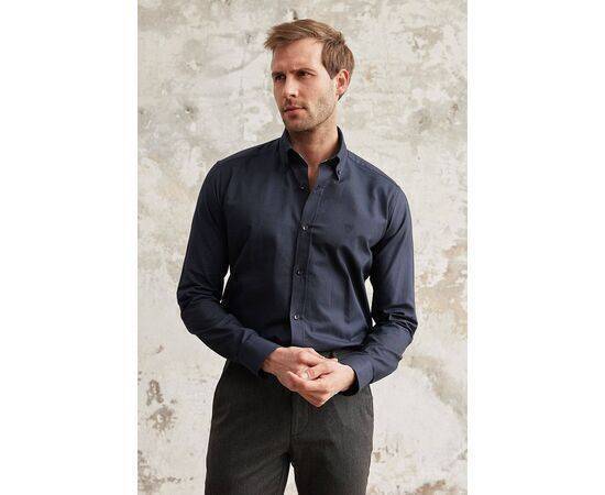 Classic Fit Long Sleeve Buttoned Collar Shirt