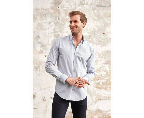 Classic Fit Long Sleeve Buttoned Collar Shirt