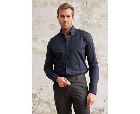 Classic Fit Long Sleeve Buttoned Collar Shirt