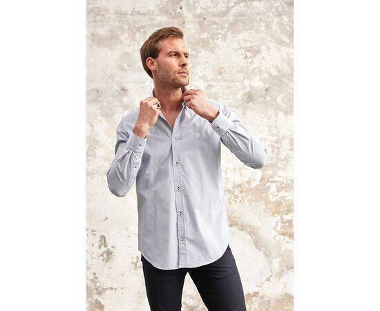 Classic Fit Long Sleeve Buttoned Collar Shirt