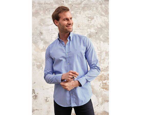 Classic Fit Long Sleeve Buttoned Collar Shirt